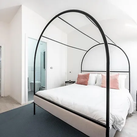 Stunning Loft Near Colosseum And Termini Station Wifi Ac 로마
